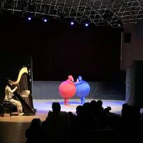 Spectacle Rouge bleu jaune
